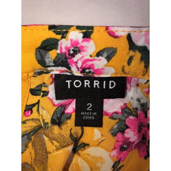 Torrid Top Size 2 2X Georgette High Neck Tank Yellow Pink Floral Asymmetrical - Picture 2 of 12